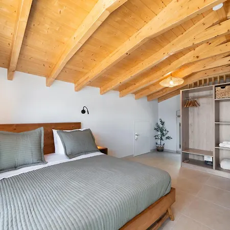 Magganas Villa *